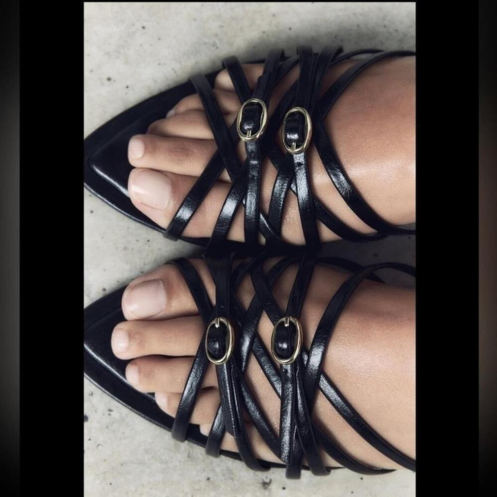 Flat sandals with thin crossed straps - Size 75 or 38 - Picture 7 of 8